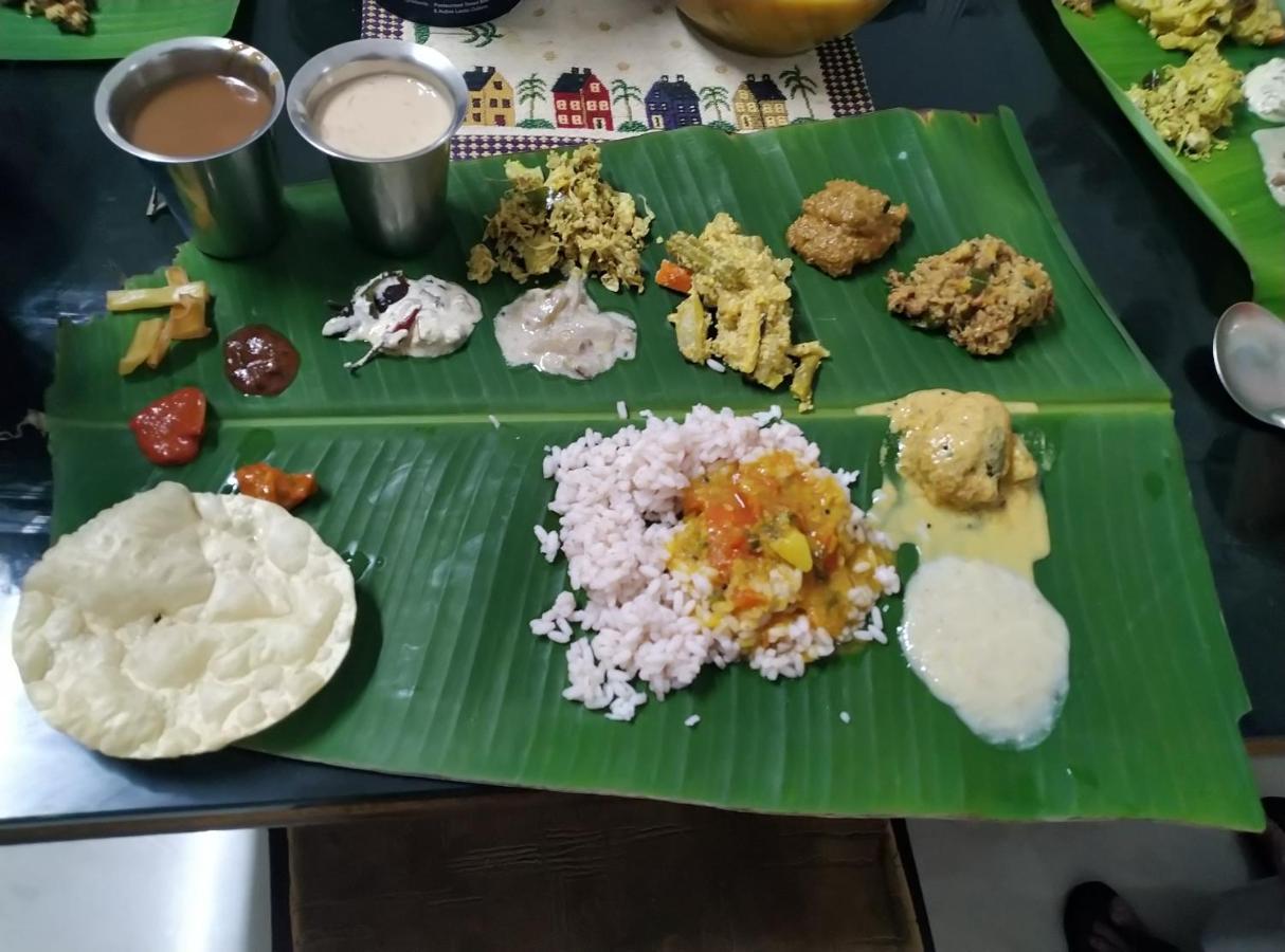 Anandam Stays - Premium 3Bhk Plush Homestay, Vaikom Near Kumarakom エクステリア 写真