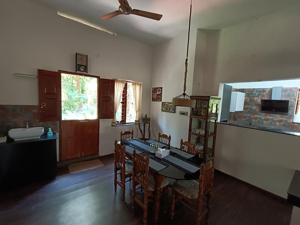 Anandam Stays - Premium 3Bhk Plush Homestay, Vaikom Near Kumarakom エクステリア 写真