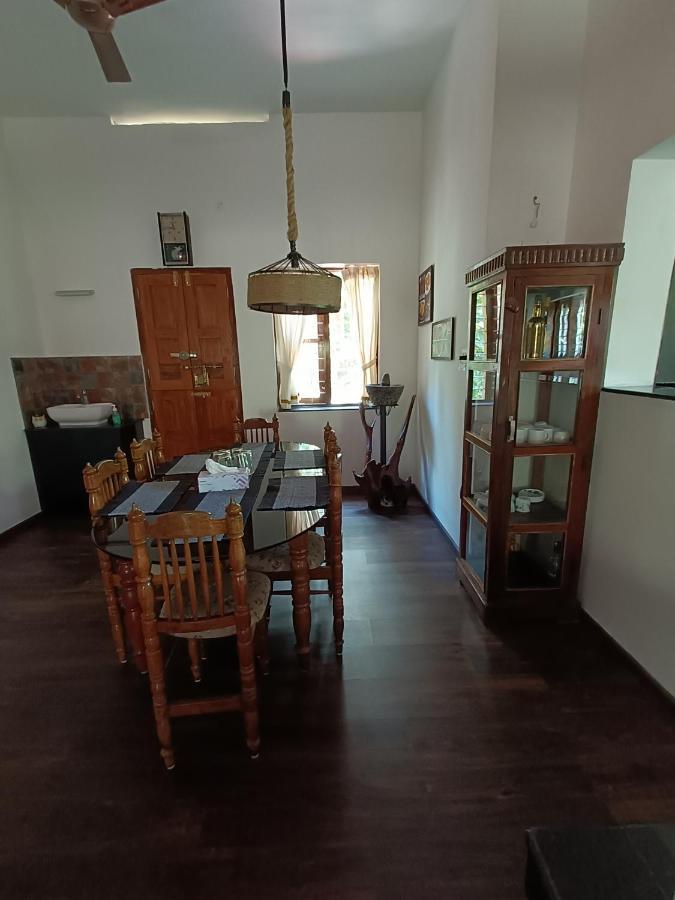 Anandam Stays - Premium 3Bhk Plush Homestay, Vaikom Near Kumarakom エクステリア 写真