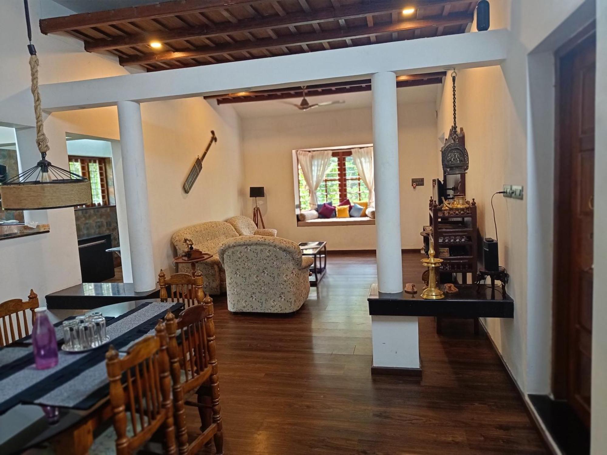 Anandam Stays - Premium 3Bhk Plush Homestay, Vaikom Near Kumarakom エクステリア 写真