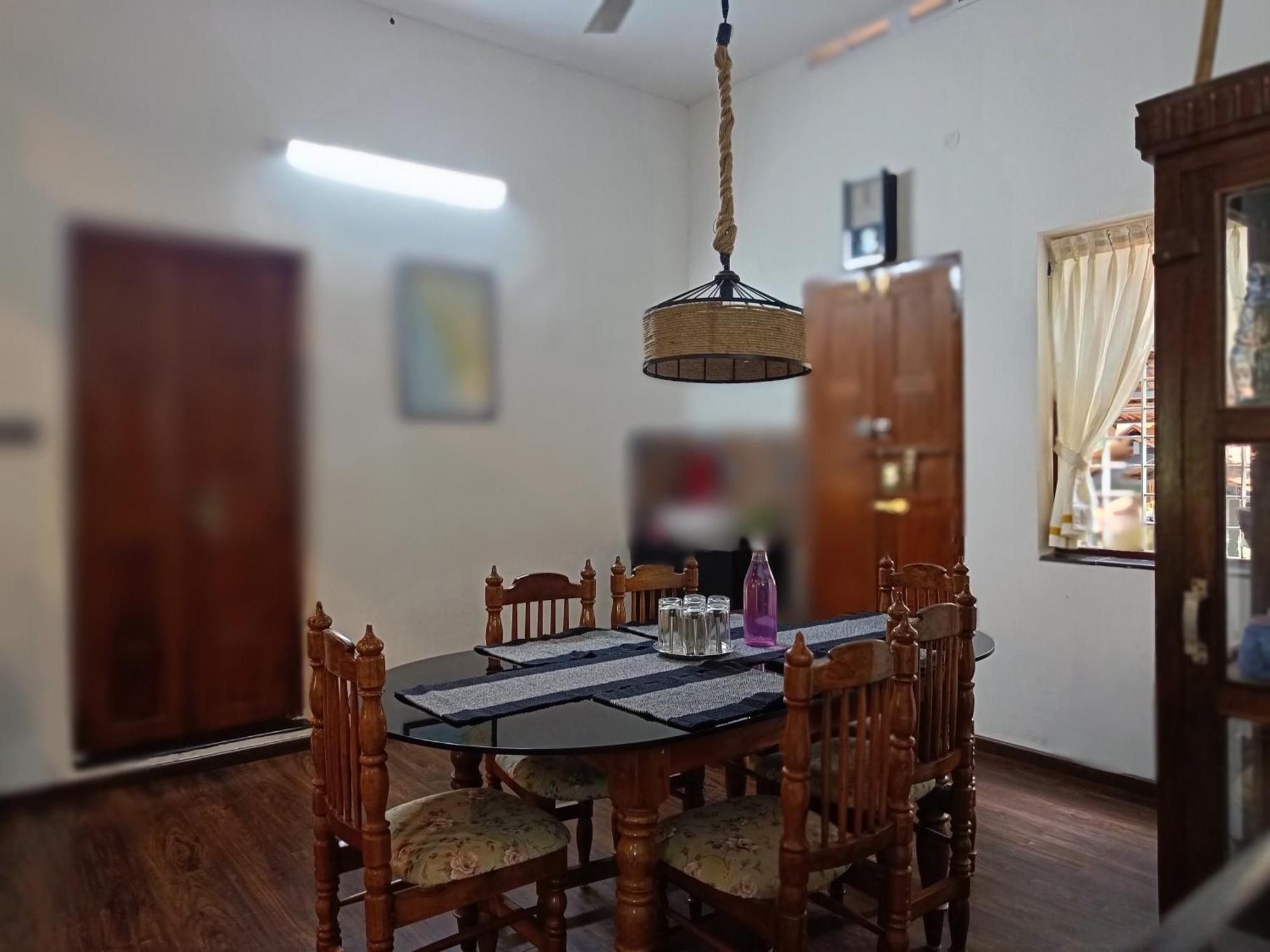 Anandam Stays - Premium 3Bhk Plush Homestay, Vaikom Near Kumarakom エクステリア 写真